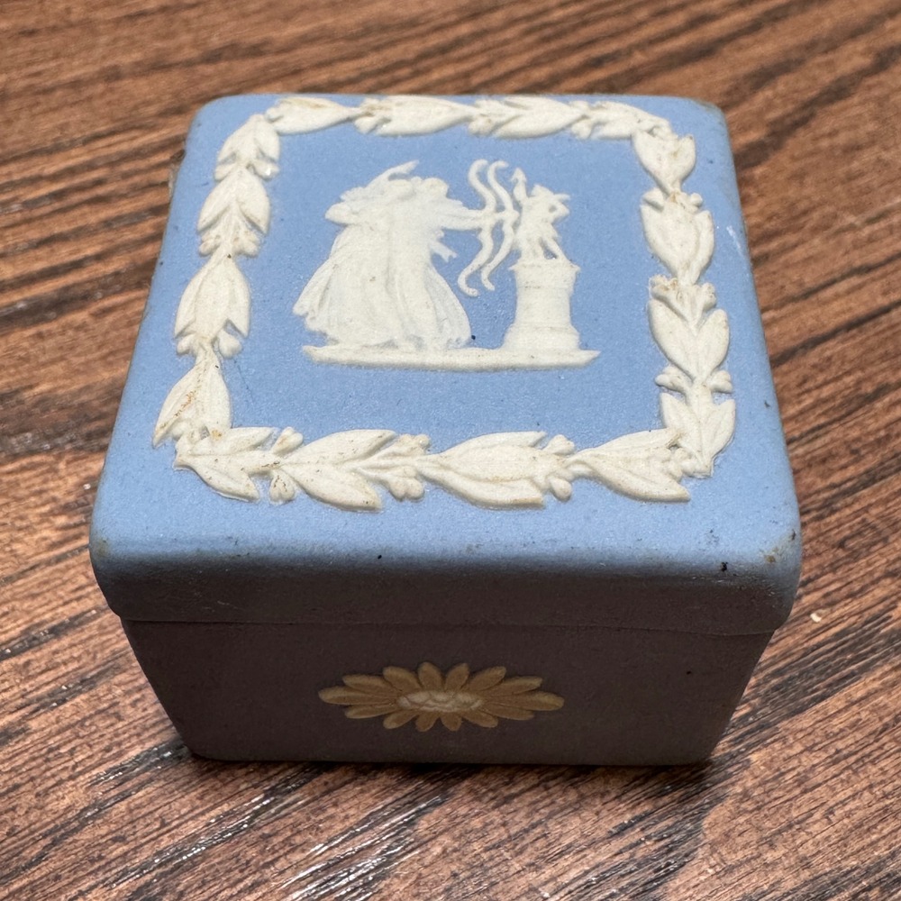 Vintage Wedgwood Jasperware Trinket Box Square Neoclassical Blue White 1.5in